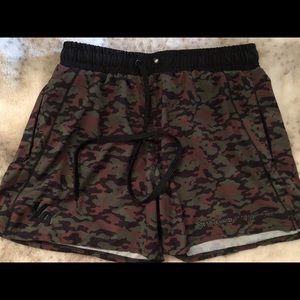 Men’s Camo Workout Shorts Size XL